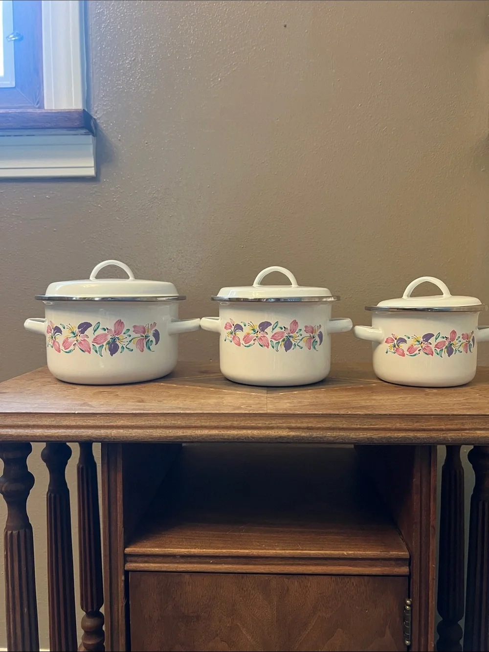 Set of three Vintage floral mini stockpots with lids
